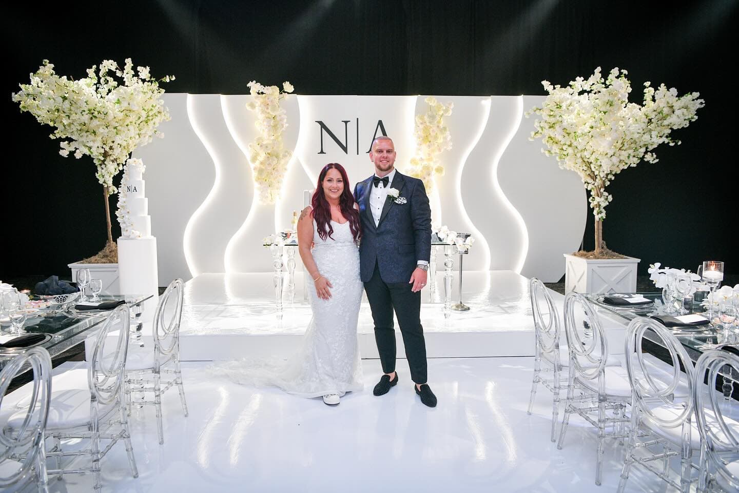 ♥♥♥
•
•
•
🎵 @digitalxent 
🤍 @bridalsolutions & @bespokeflowersinc 
📷🎞️ - @quarumphotovideo