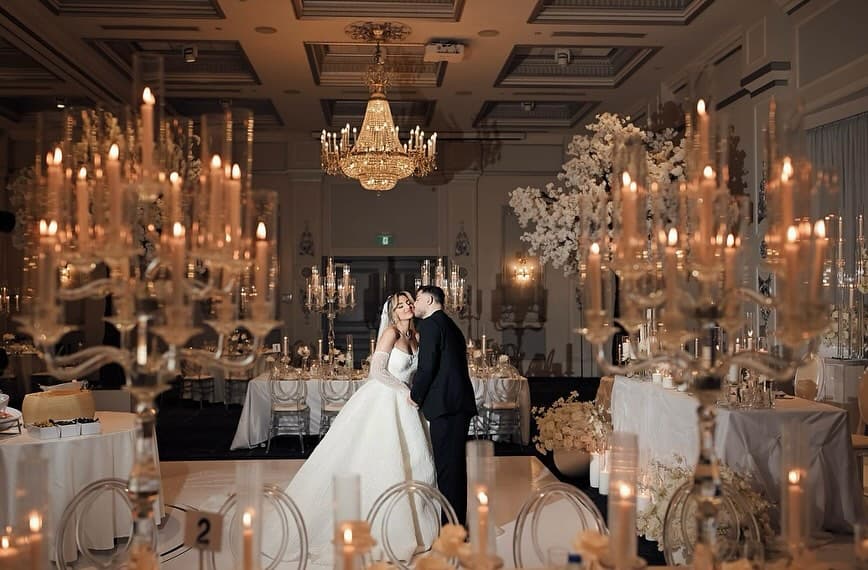 An unforgettable celebration of love and elegance inside The Venetian

@babylonweddingdecorfloral 
@mahaba.ca
