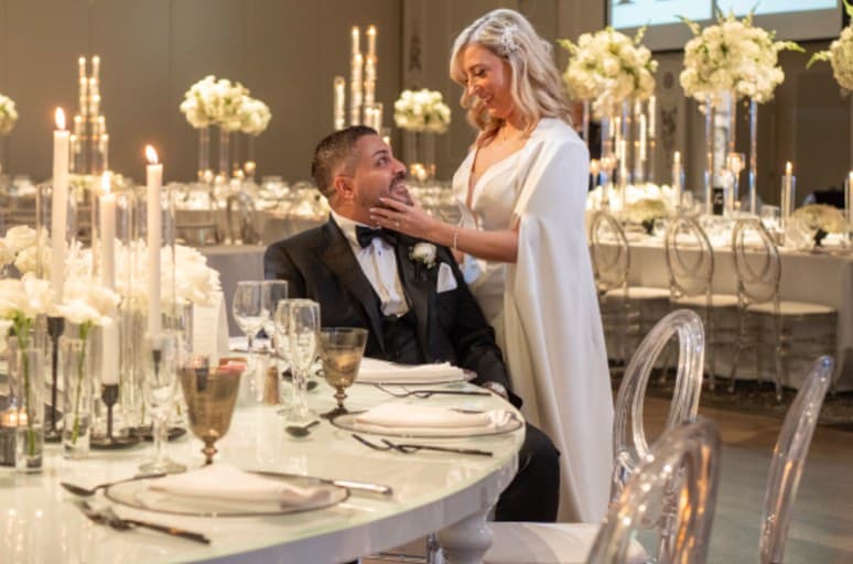 𝘌𝘭𝘦𝘨𝘢𝘯𝘤𝘦 𝘪𝘯𝘴𝘪𝘥𝘦 𝘛𝘩𝘦 𝘝𝘦𝘯𝘦𝘵𝘪𝘢𝘯

Vendors 
@thefotofactoryandfilms 
@bridalsolutions