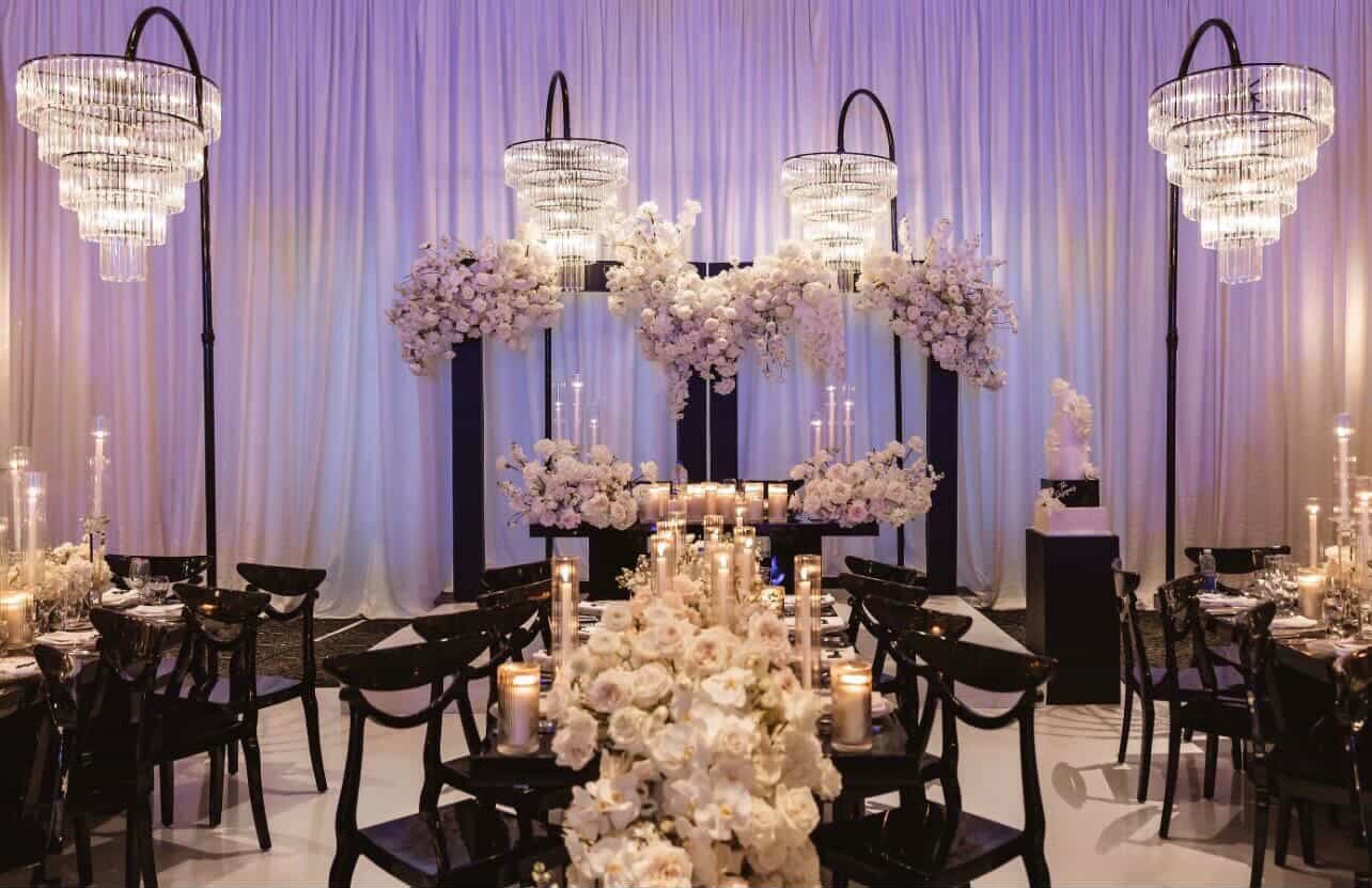 Every love story deserves a beautiful setting.

@rightchoicelinen 
@ill_productions_ 
@fantauzzi_studios