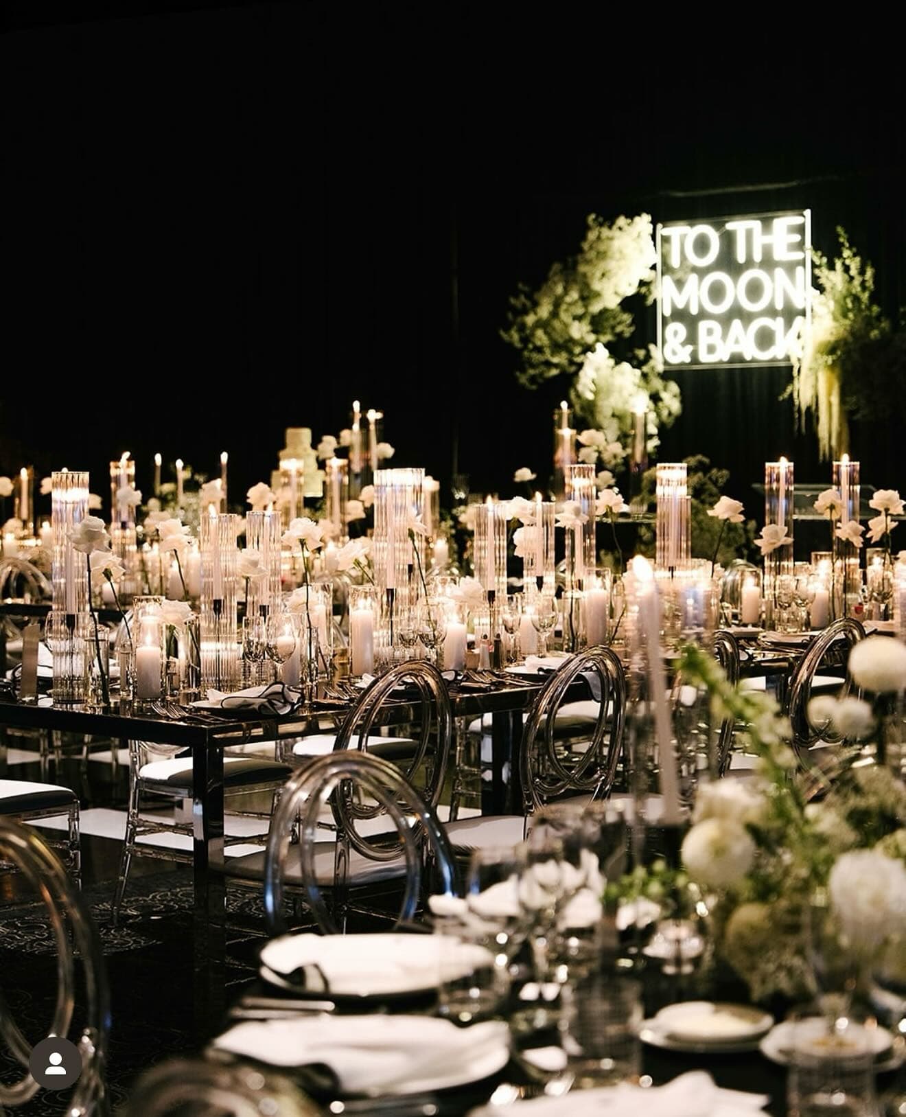 𝒯𝑜 𝒯𝒽𝑒 𝑀𝑜𝑜𝓃 𝒜𝓃𝒹 𝐵𝒶𝒸𝓀
@tveproductions
@vividandvogue
@liza_lit
@narcissusandechofloral